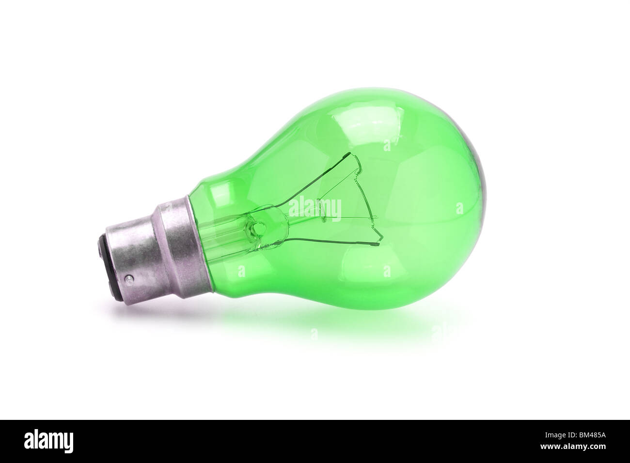 Grüne Wolfram Glühbirne auf weißem Hintergrund Stockfoto