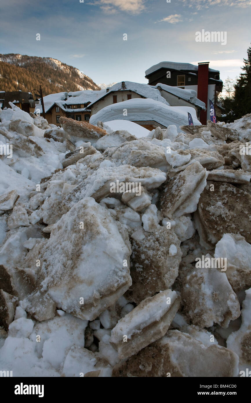 Haus von Schnee Lawine begraben. Cortina d ' Ampezzo, Italien, Europa, Veneto, Dolomiti, Dolomiten italienischen Alpen Alpi Stockfoto