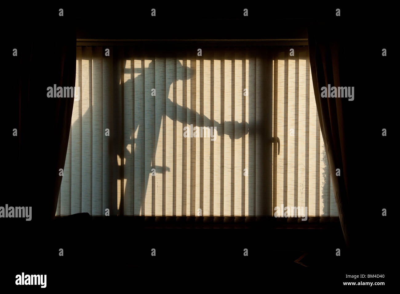 Silhouette der Fensterputzer, Sheffield, England. Stockfoto