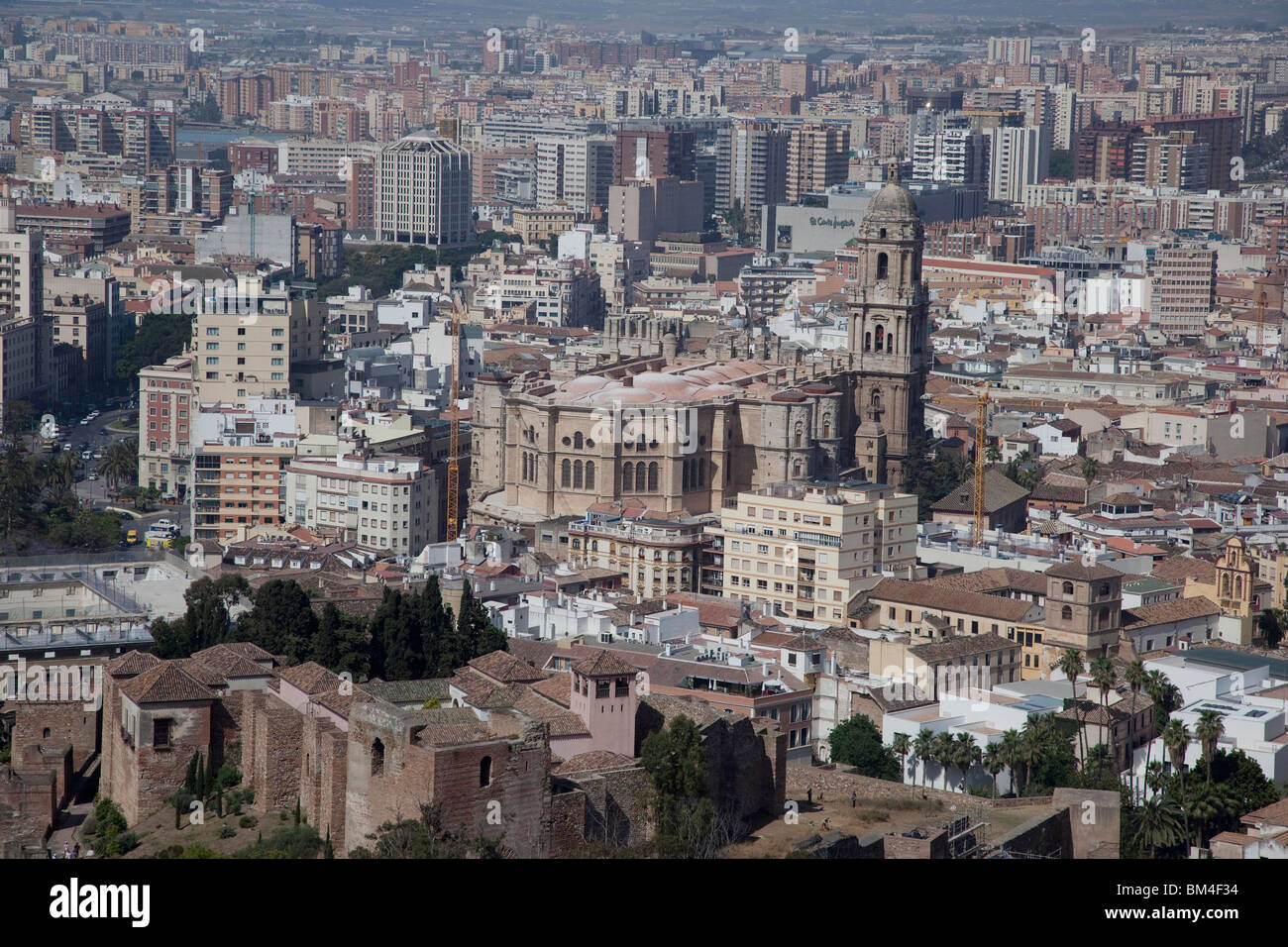 Malaga und seine Kathedrale von Castillo de Gibralfaro Stockfoto
