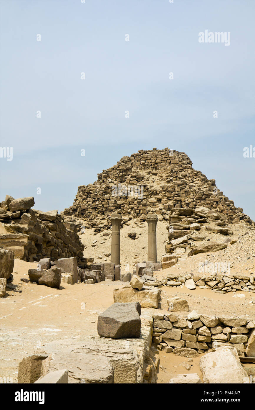 Pyramide von neferirkare -Fotos und -Bildmaterial in hoher Auflösung ...