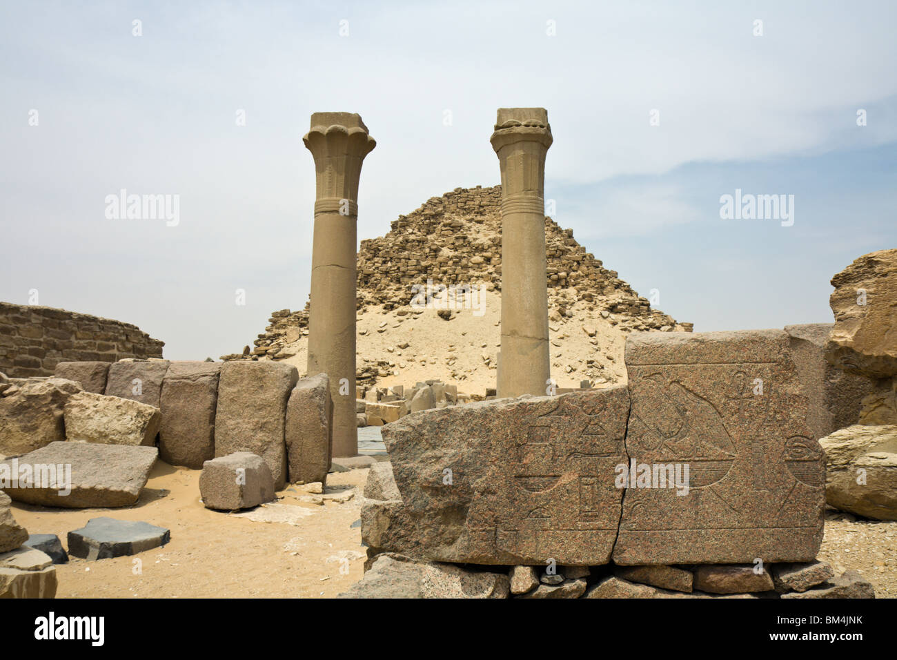 Pyramide von neferirkare -Fotos und -Bildmaterial in hoher Auflösung ...