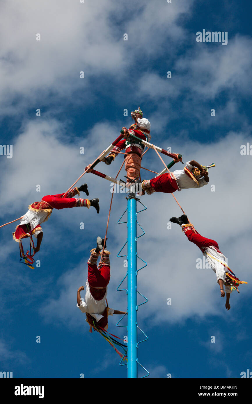 Totonaca fliegen Tänzer, Tulum, Halbinsel Yucatan, Mexiko Stockfoto