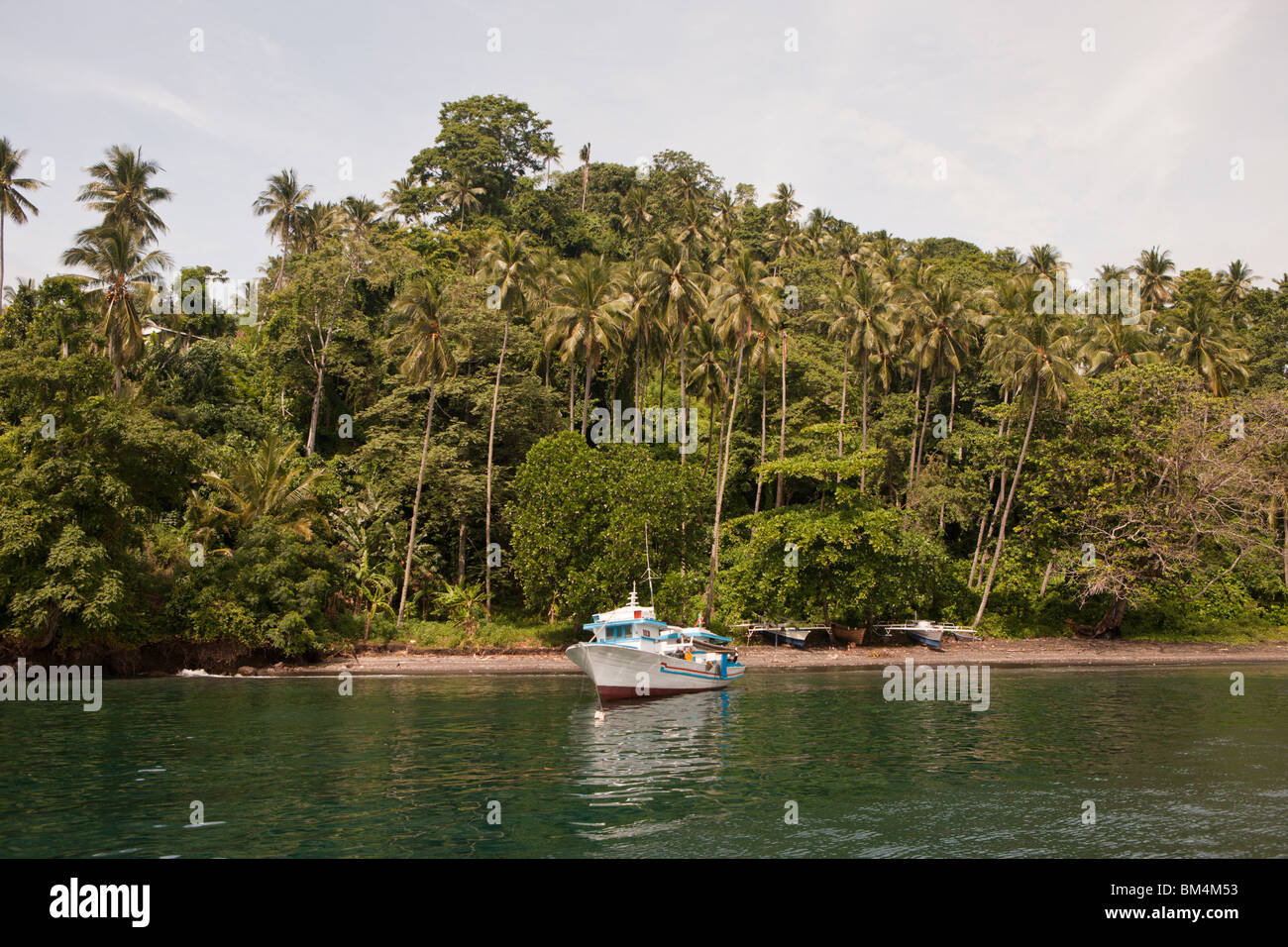 Divingboat bei Lembeh Strait, Nord-Sulawesi, Indonesien Stockfoto