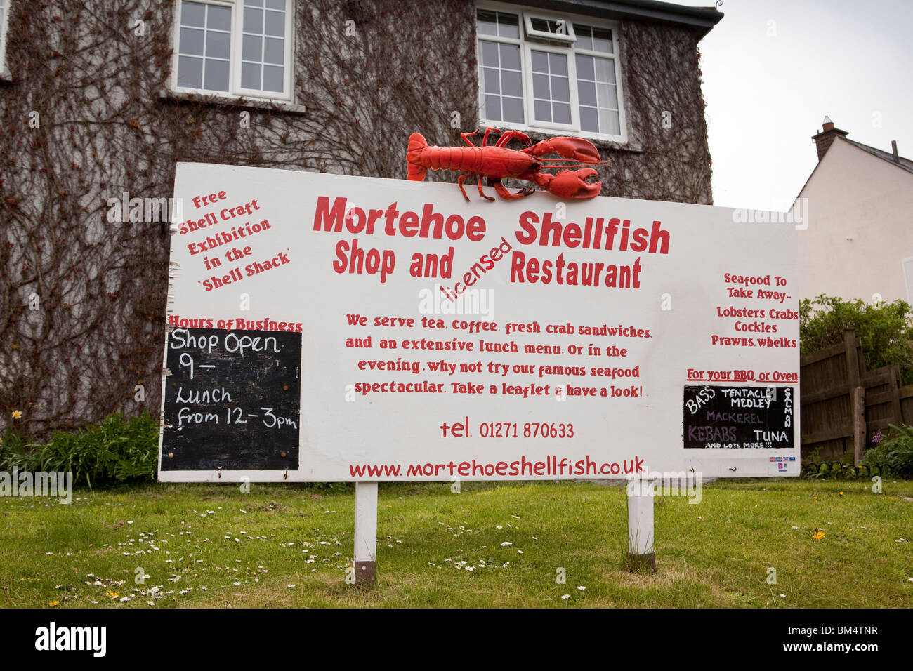 Großbritannien, England, Devon, Woolacombe, Mortehoe, Schalentiere Shop und Restaurant im ehemaligen Rathaus Stockfoto