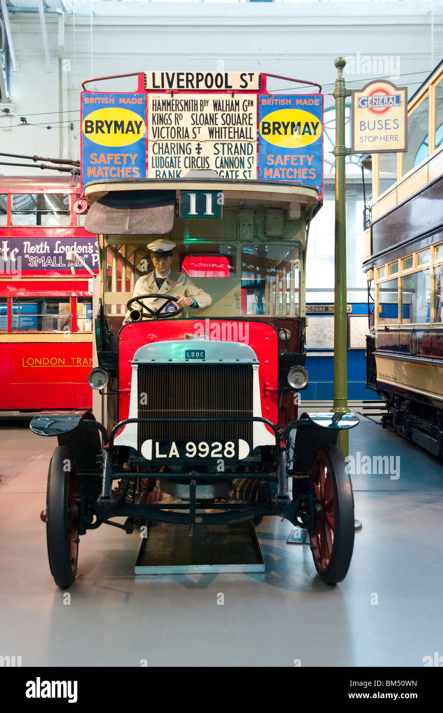 B-Typ Motorbus von 1911 in das London Transport Museum, England, Großbritannien Stockfoto