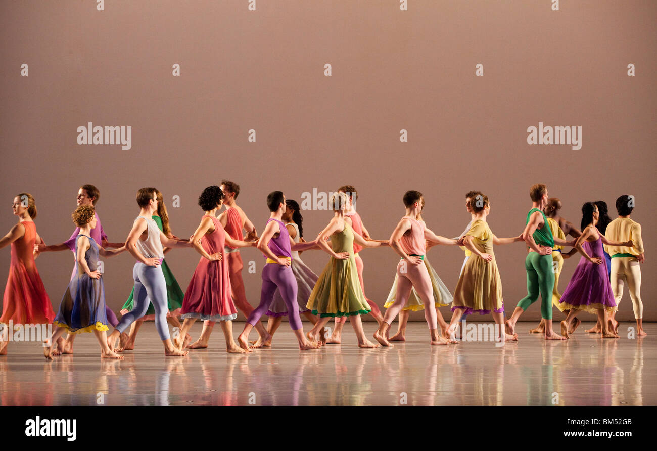 Mark Morris Dance Group erklingt in der Londoner Coliseum Theatre, London, England, UK, Europa Stockfoto