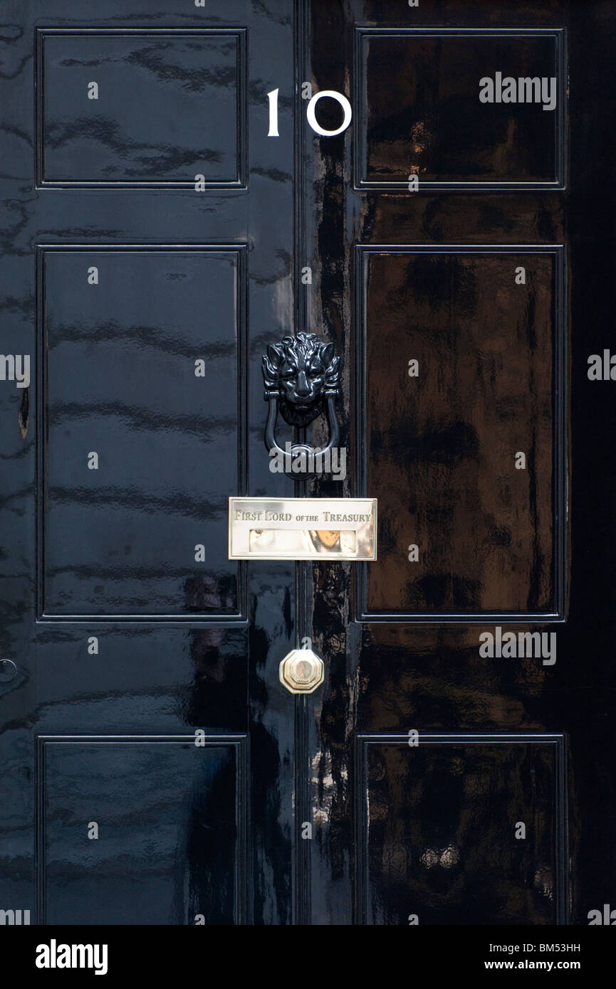 Tür der 10 Downing Street, London, England, Vereinigtes Königreich Stockfoto