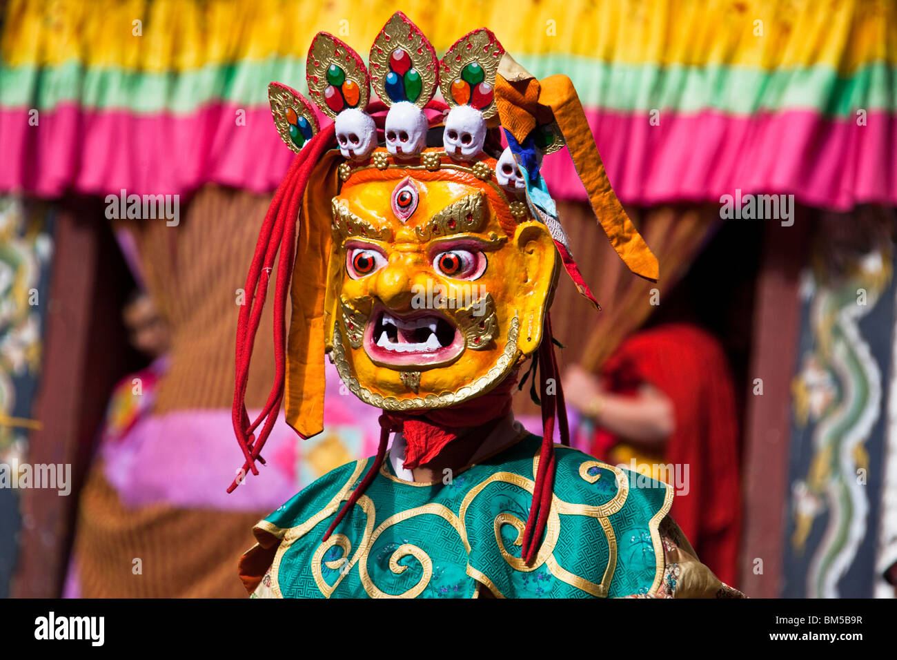 Maskierten Mönch Tänzerin bei den jährlichen Festspielen Tsechu in Trashigang, Ost Bhutan Stockfoto