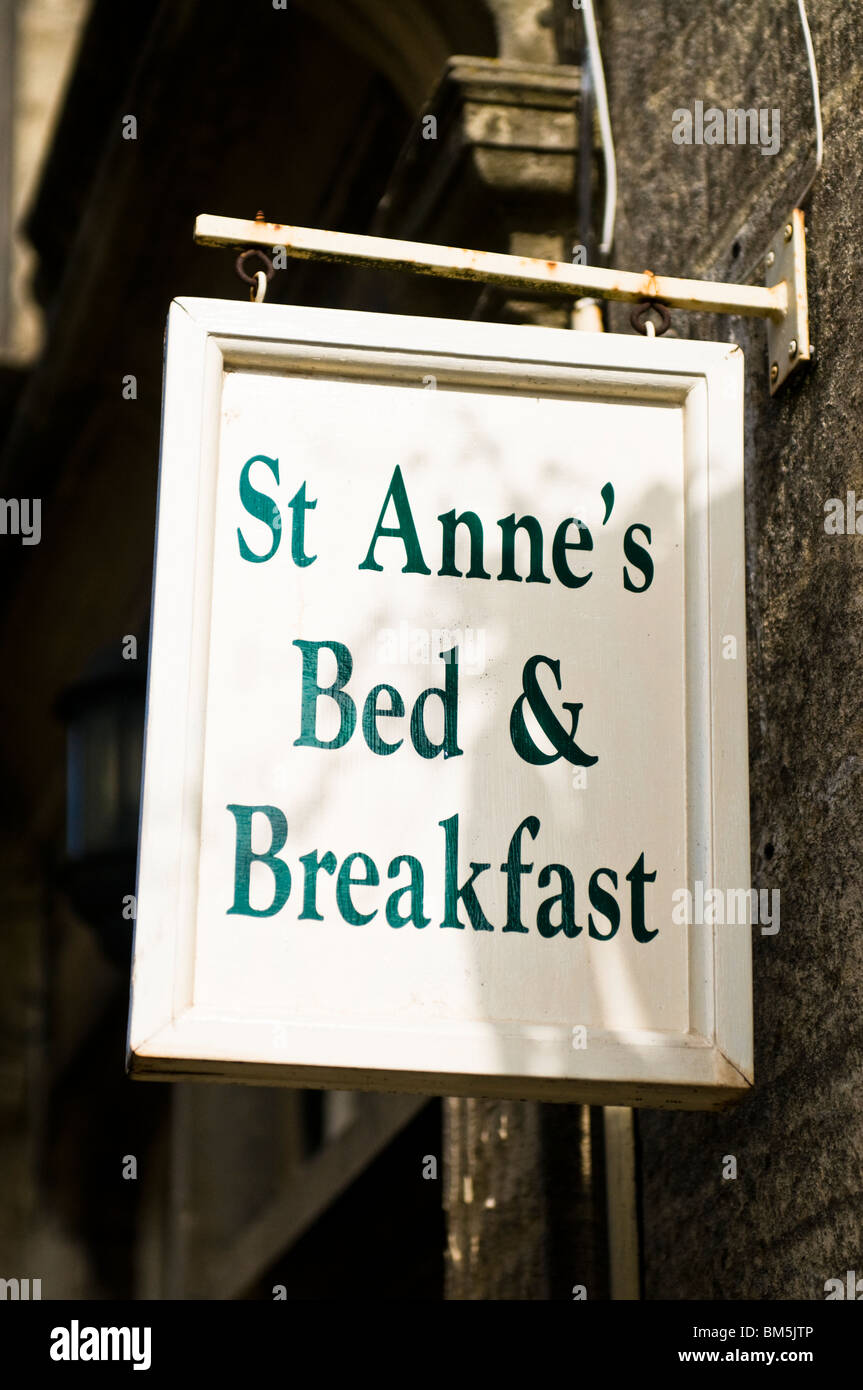 St Annes & Pensionen unterzeichnen, Painswick, Cotswolds, Gloucestershire, Großbritannien Stockfoto