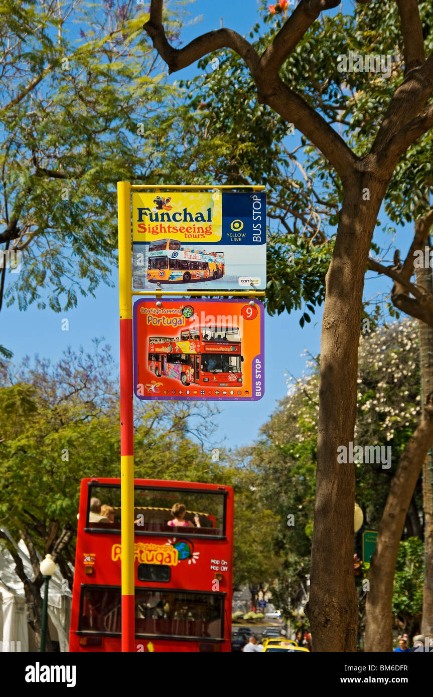 Nahaufnahme von Besichtigungstouren Touristenbus-Stoppschild Funchal Madeira Portugal EU Europe Stockfoto