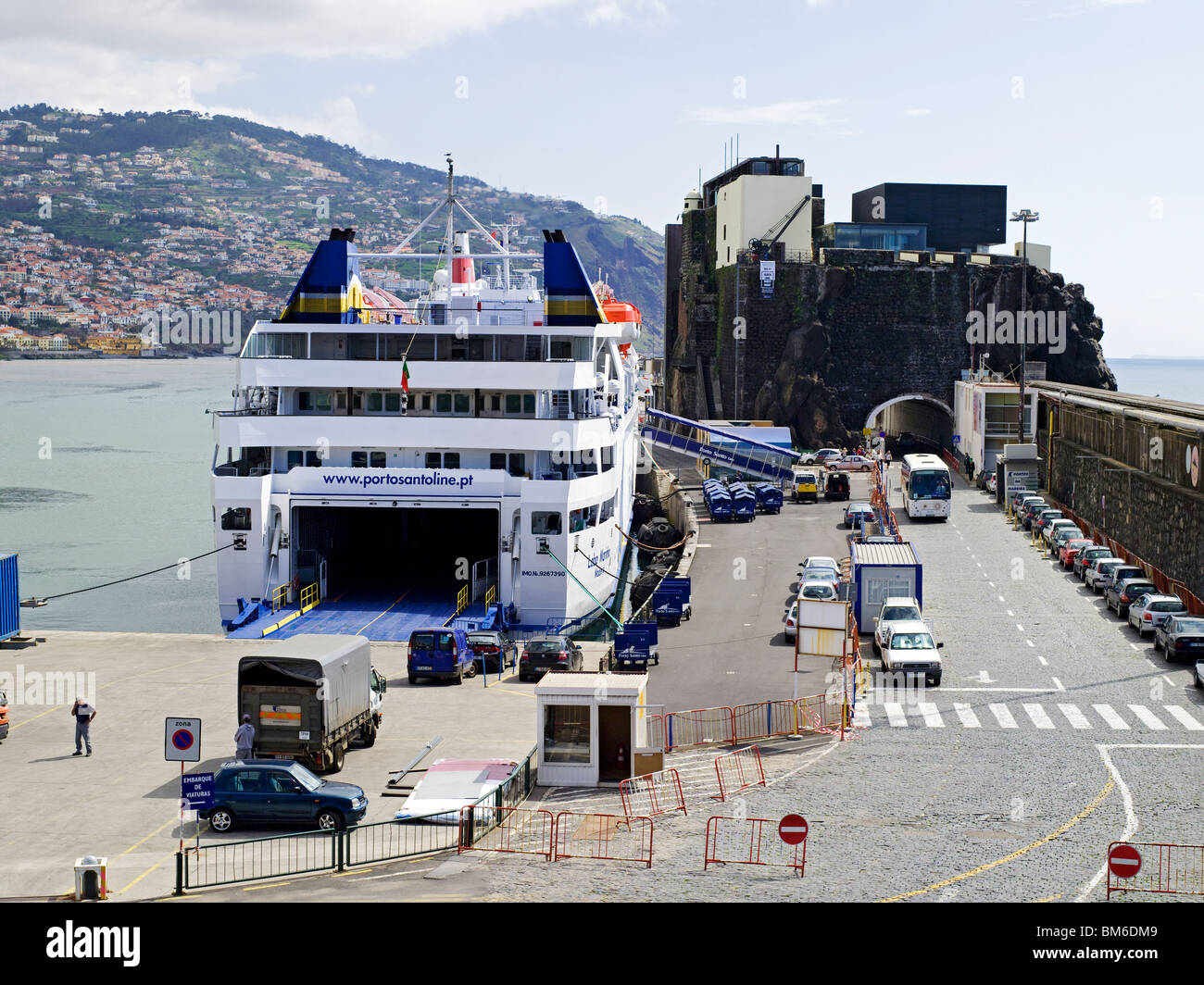 Madeira by ferry -Fotos und -Bildmaterial in hoher Auflösung – Alamy