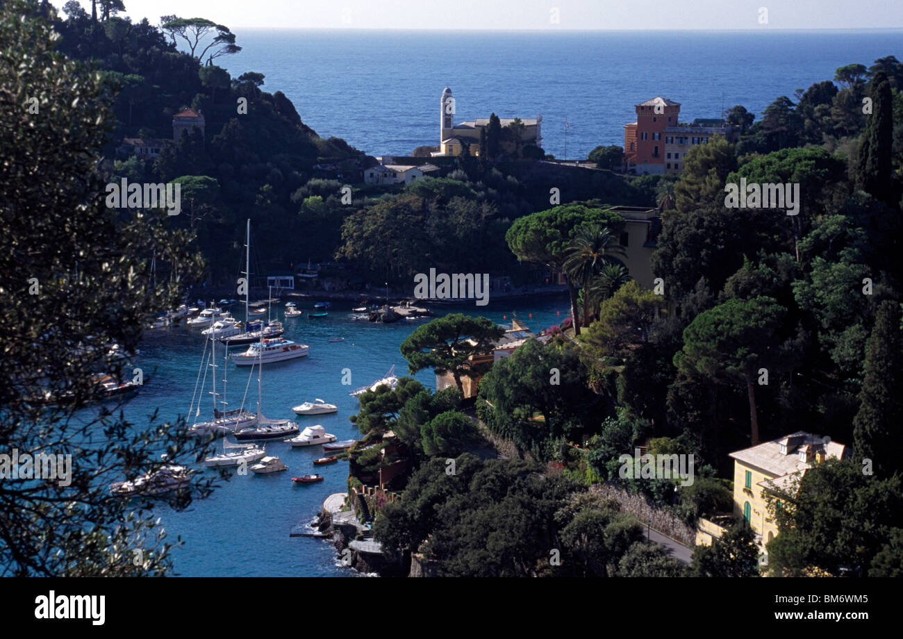 Portofino, Italien; Segelschiffe In einer Bucht, Mittelmeer-Hafen Stockfoto