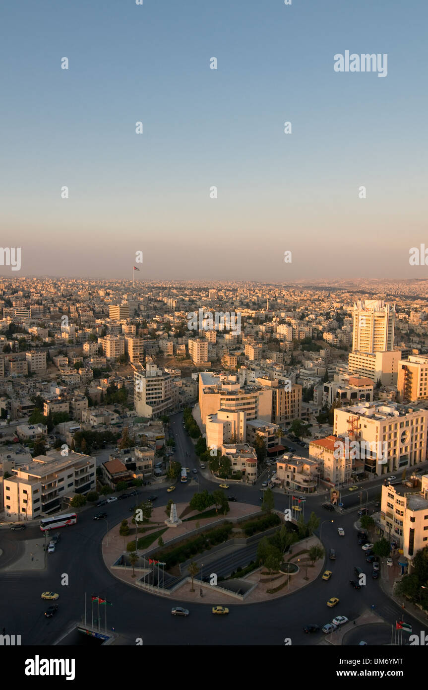 Gesamtansicht der Innenstadt von Amman Hauptstadt des Haschemitischen Königreichs Von Jordanien Stockfoto
