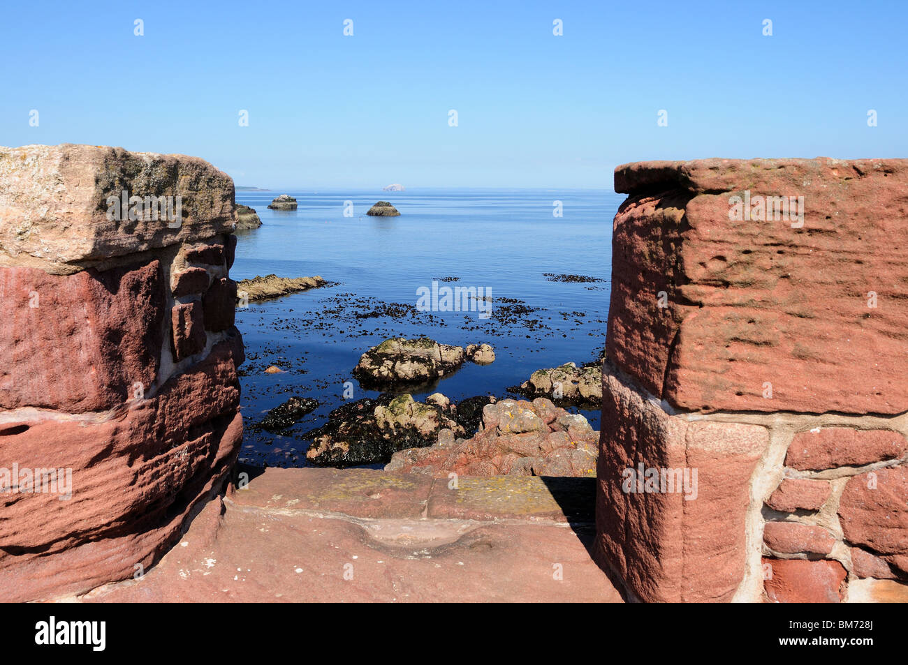 Dunbar Ostküste Schottlands, Hafen und Burg bleibt. (Ansicht von Schloss Batterie). Stockfoto