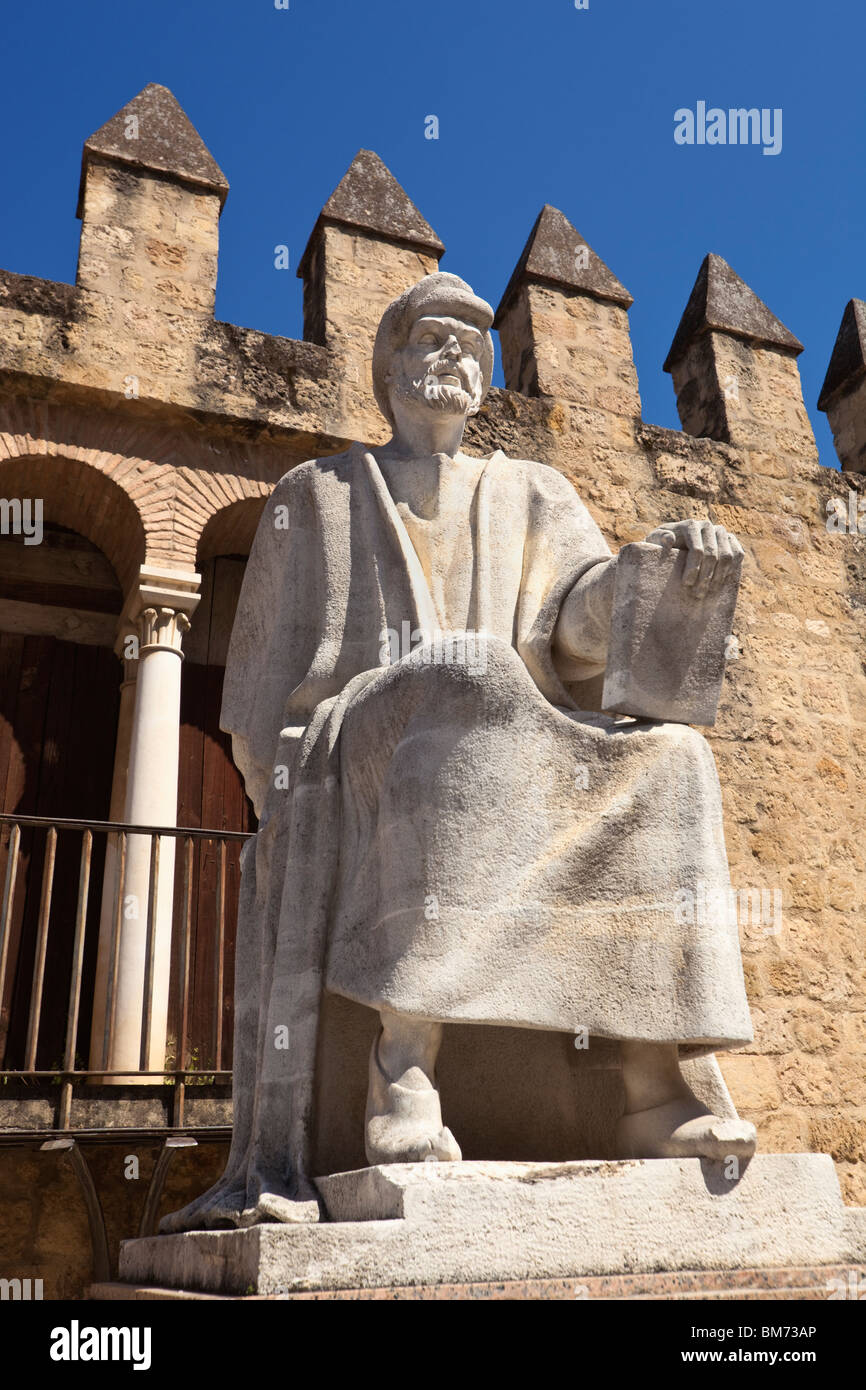 Cordoba, Provinz Córdoba, Spanien. Statue des Averroes, muslimischer Universalgelehrter geboren in Córdoba 1126, Marrakesch, Marokko, starb 1198. Stockfoto