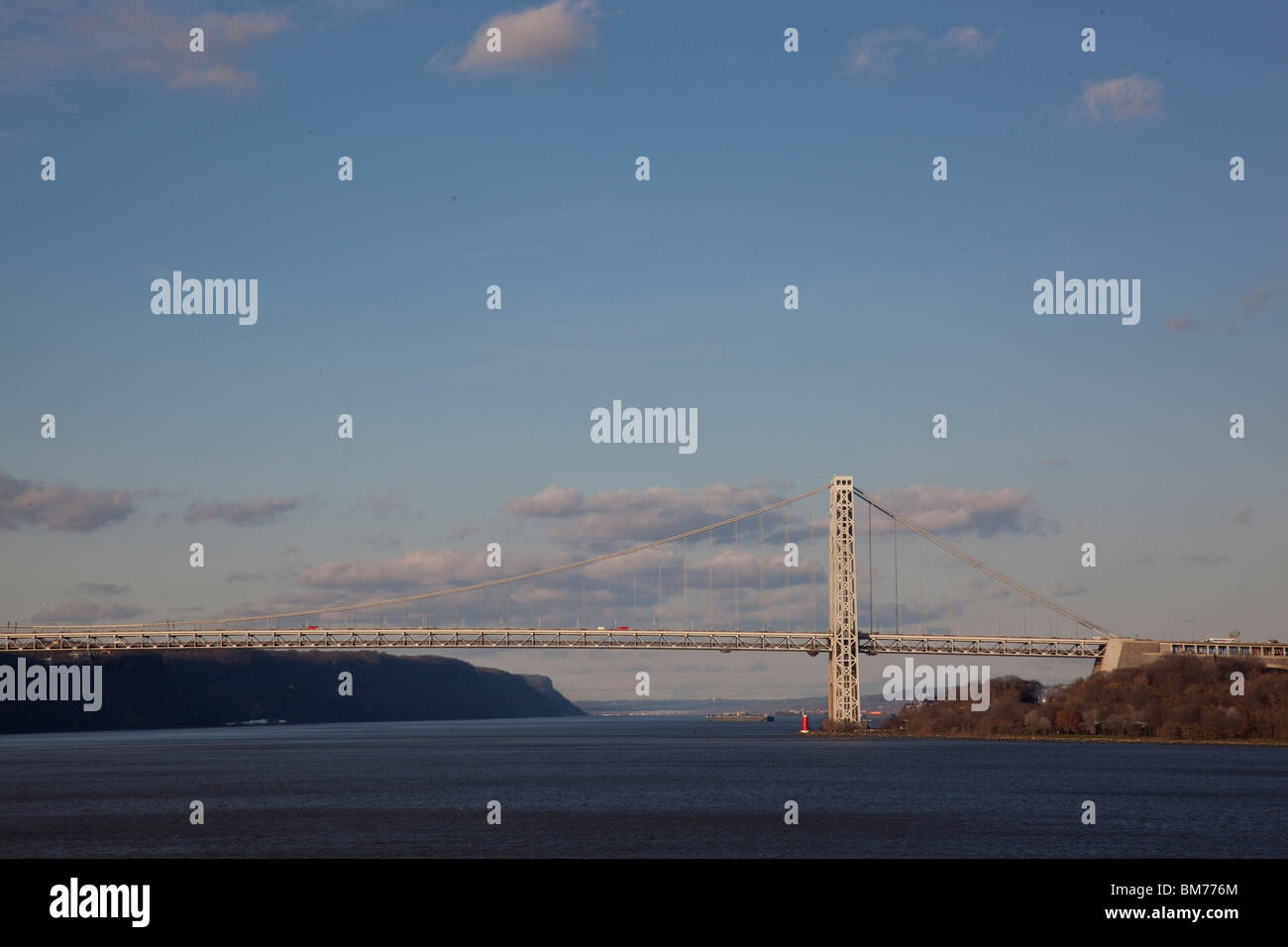 Die George Washington Bridge über den Hudson River Stockfoto