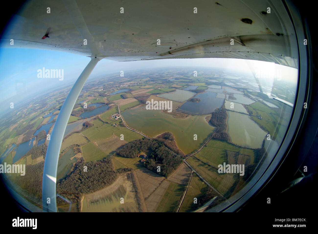 Ain (01): Luftbild über den Teichen "Pays des Dombes", 2007 Stockfoto