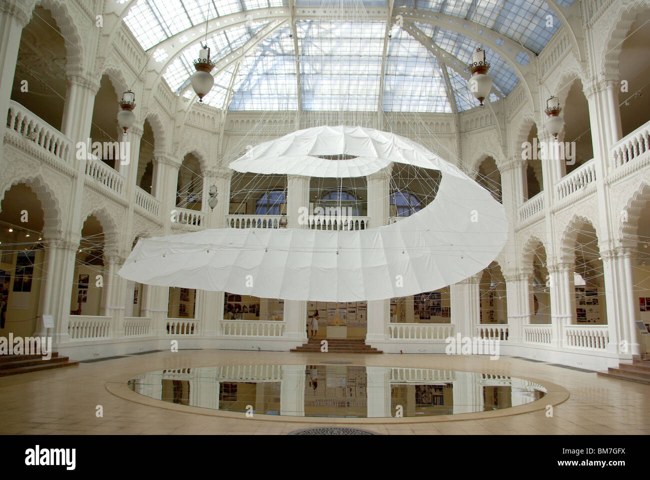 Budapest: Main Hall und Glas Dach von dem Museum für angewandte Kunst, in den südlichen Stadtteilen von Komitat Pest. Stockfoto