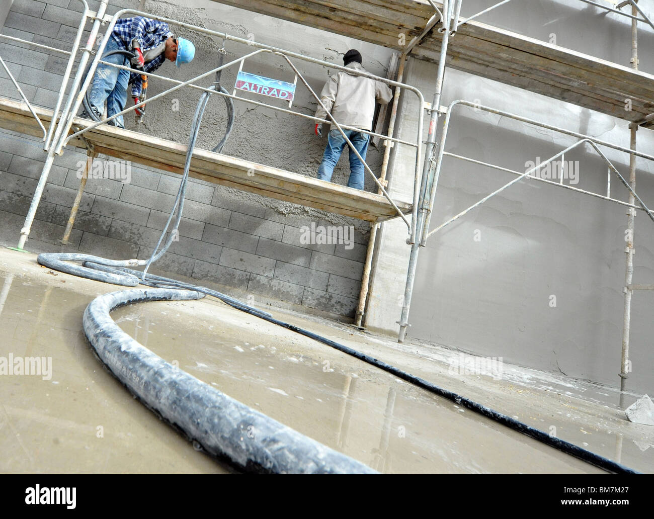 BTP (öffentliche Gebäude und Arbeitsbereich): Arbeiter auf einer Baustelle Stockfoto