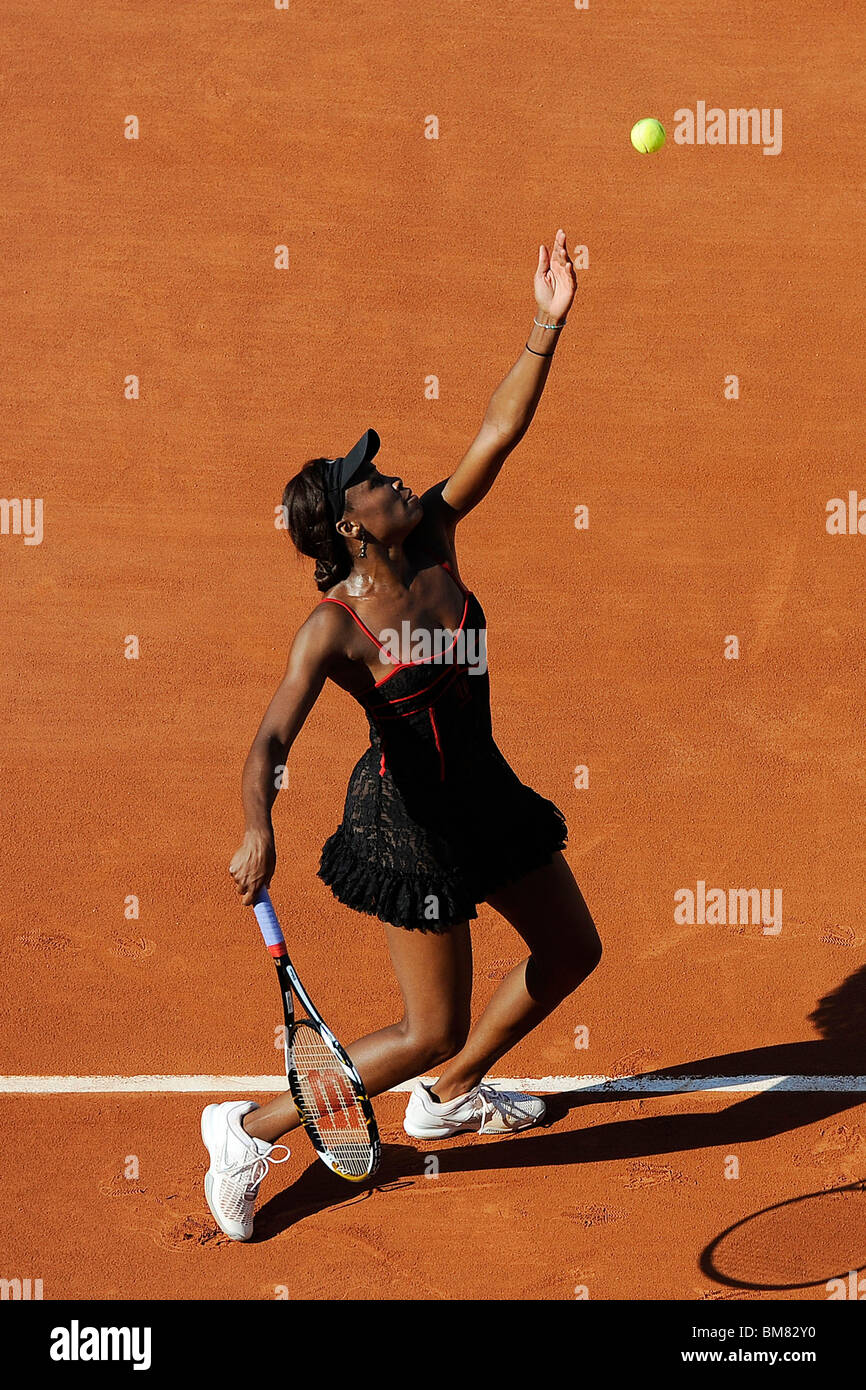 Venus Williams (USA) im Wettbewerb bei den French Open 2010 Stockfoto