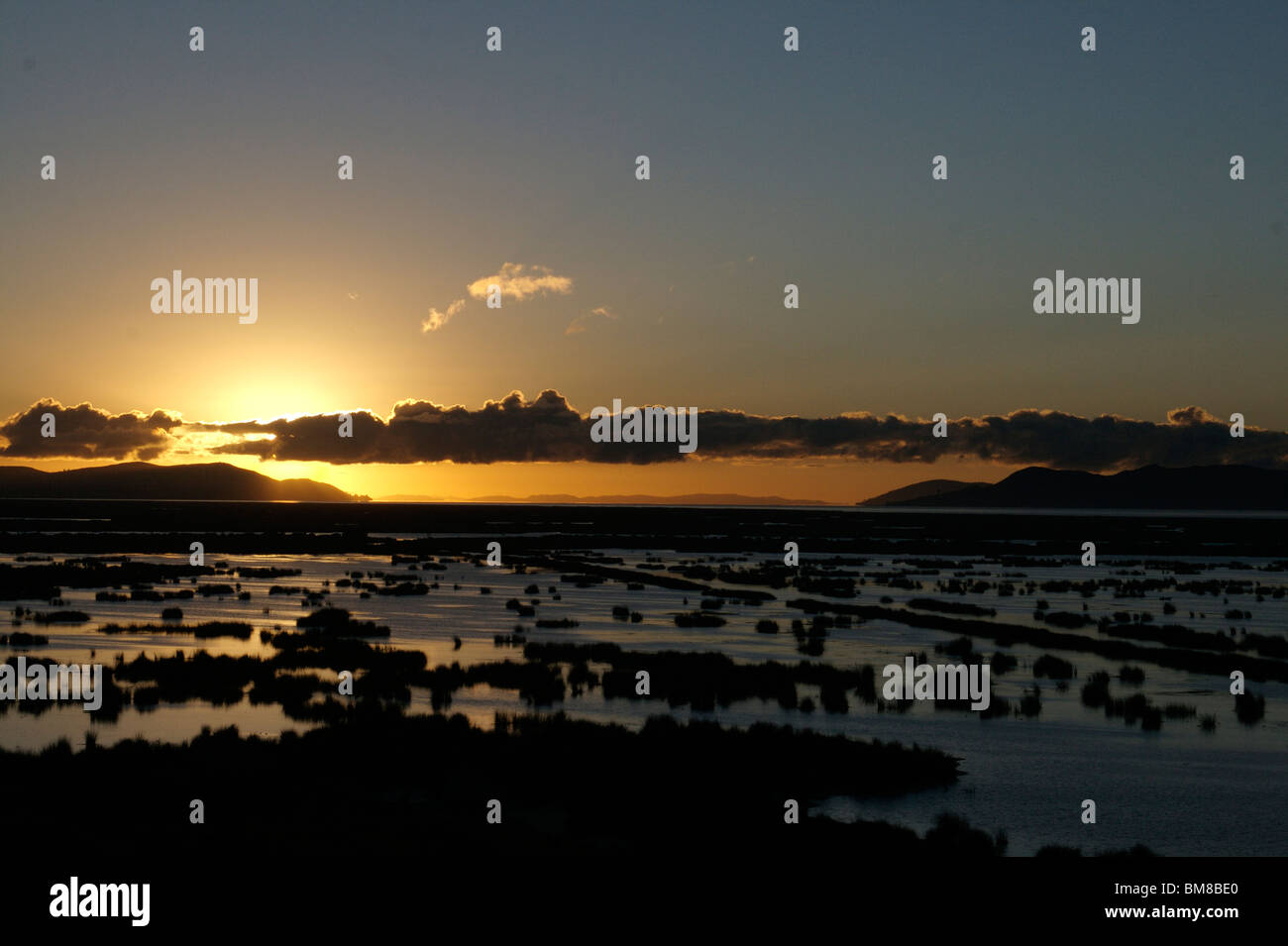 Morgendämmerung am Titicaca-See, gesehen von Hotel Libertador, Puno, Peru Stockfoto