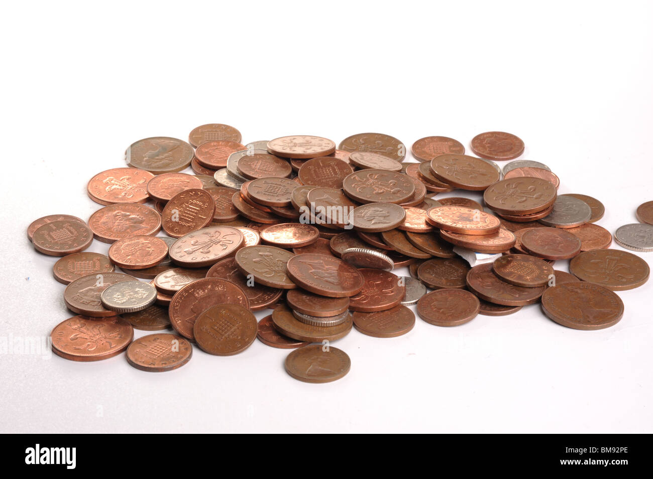 Kleine Änderung im Studio auf einem einfarbigen Hintergrund fotografiert Stockfoto