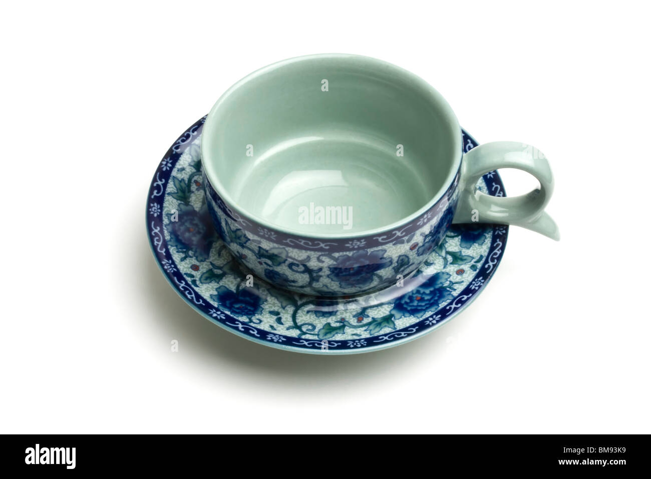 Chinesische Teetasse isoliert auf weißem Hintergrund Stockfoto