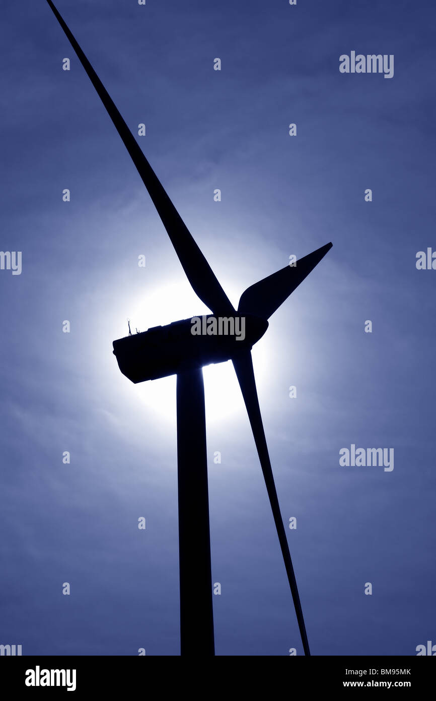 Aerogenerator Windmühle Hintergrundbeleuchtung blauen Himmel Stockfoto