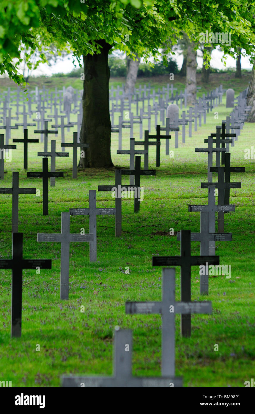 Deutsche Gräber, Weltkrieg Friedhof, Neuville-St. Vaast, Frankreich Stockfoto