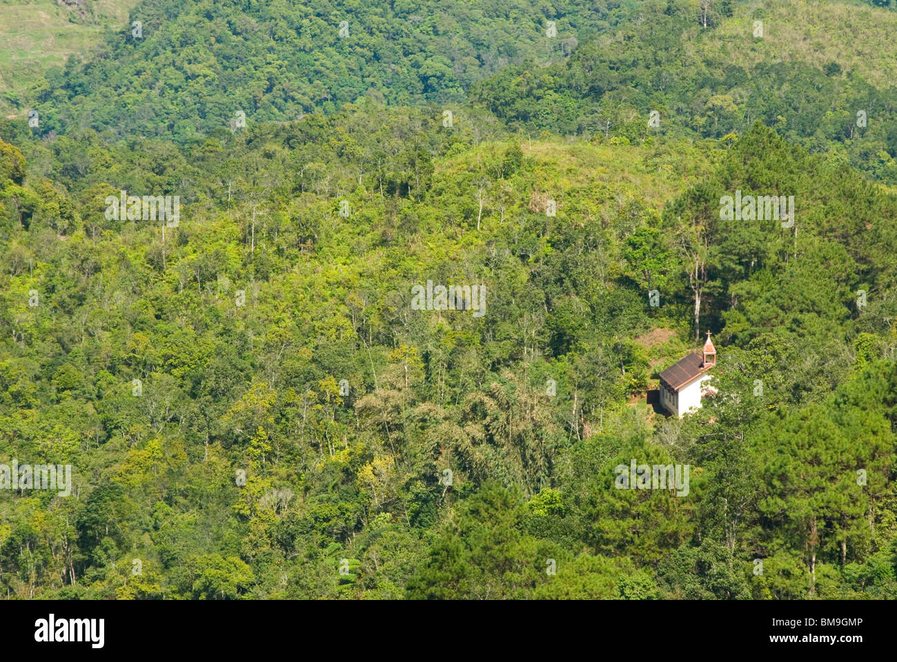 Kirchengebäude in der Mitte von nirgendwo Stockfoto