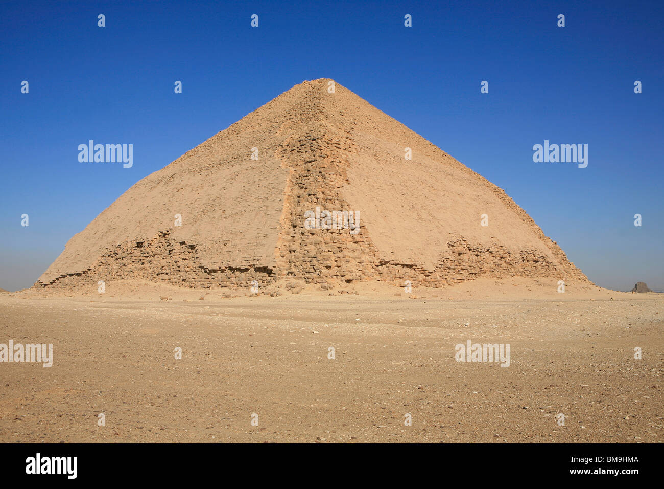 Snowflakes der Pyramide und schwarze Pyramide Amenemhets III gebogen in Dahshur, Ägypten Stockfoto