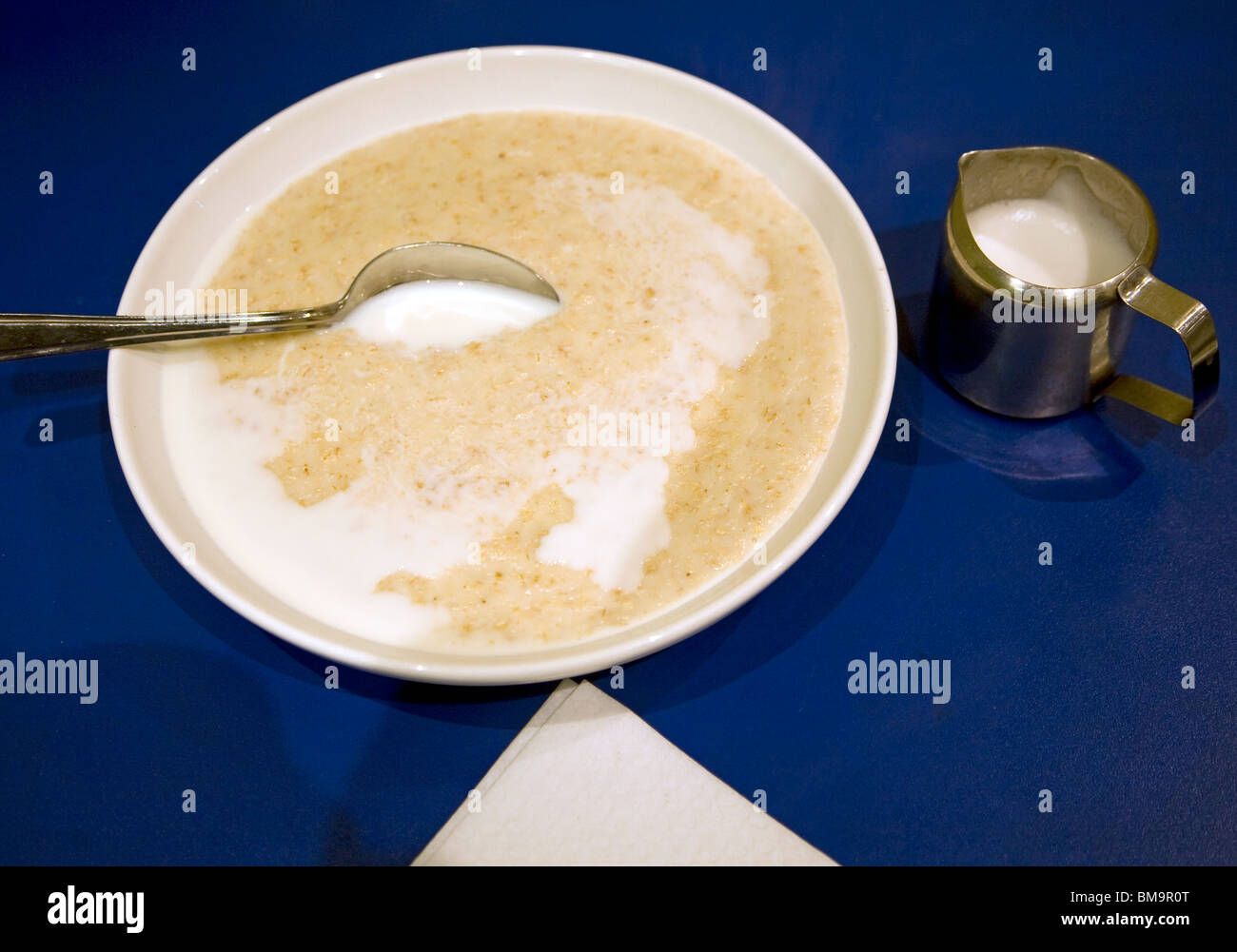Brei Haferflocken mit Milch, London Stockfoto