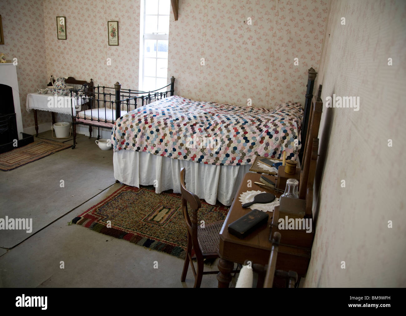 Victorian Bedroom Quilt Stockfotos Victorian Bedroom Quilt