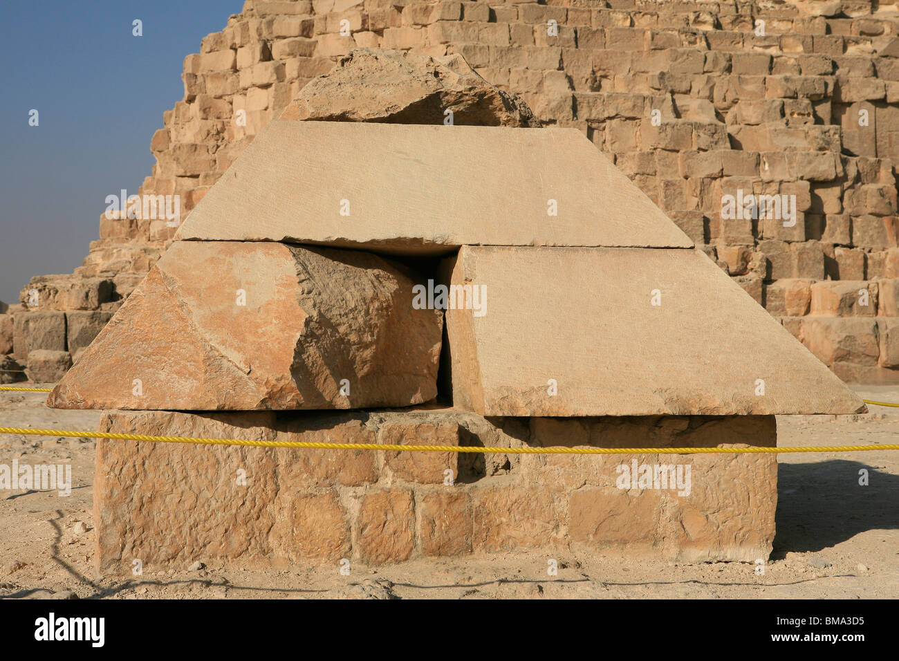 Stein Tipp der Großen Pyramide von Pharao Cheops in Gizeh, Ägypten Stockfoto