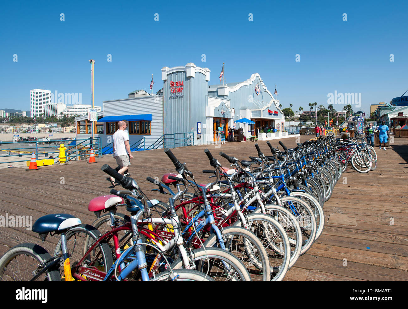 Zyklen am Santa Monica Pier Kalifornien USA Stockfoto