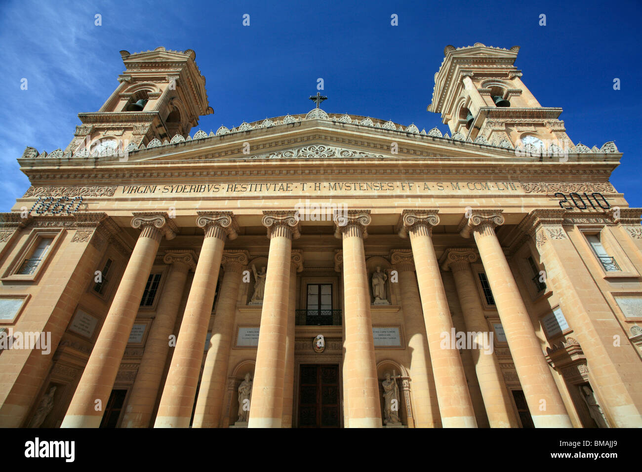 Die externe Hauptfassade der Kirche St Mary - bekannt als die Rotunde oder Mosta Dome, Mosta, Insel Malta Stockfoto