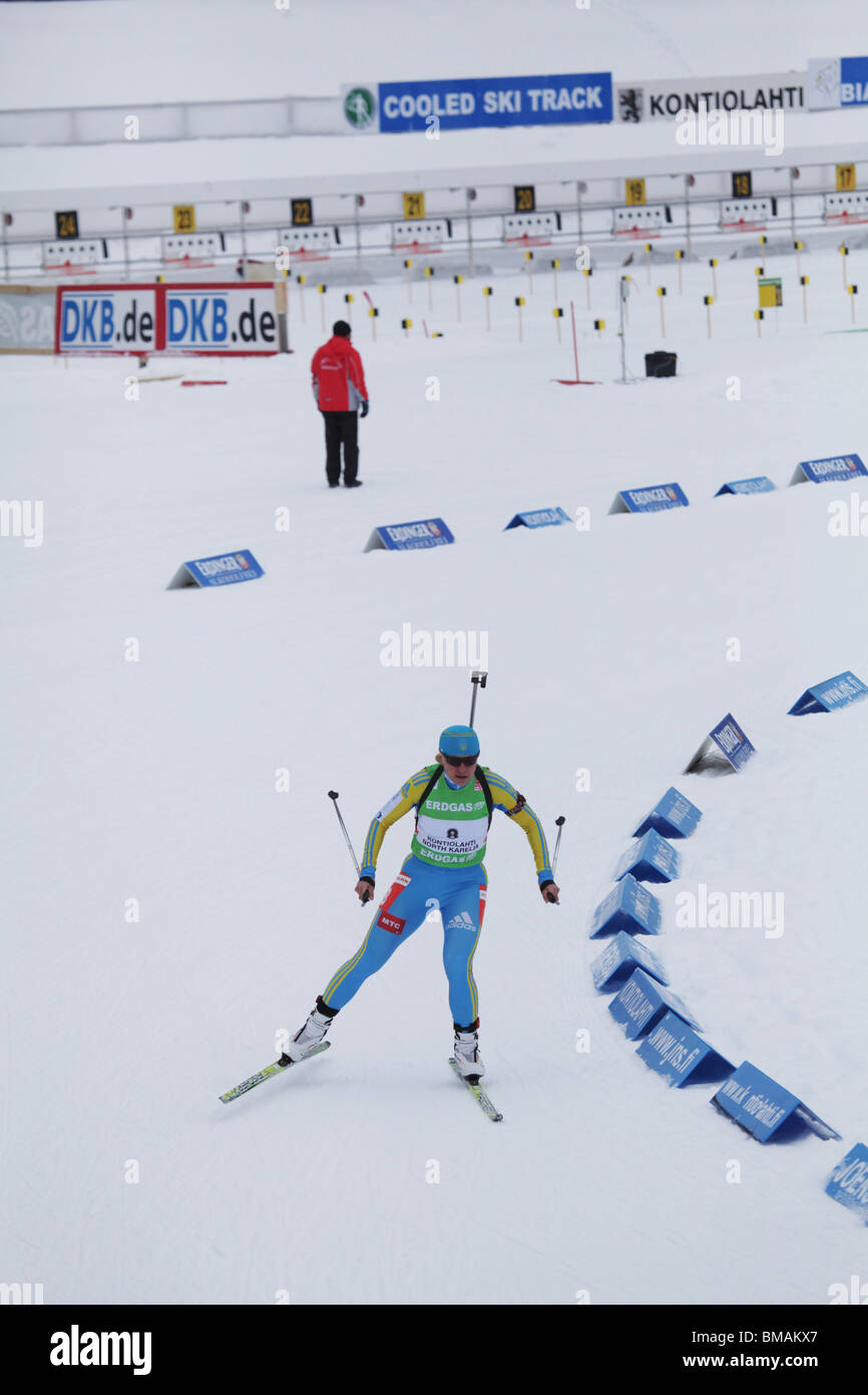 Oksana Khvostenko Ukraine Frauen 10km Verfolgung IBU World Cup Biathlon Kontiolahti Finnland 14. März 2010 Foto: ROB WATKINS Stockfoto