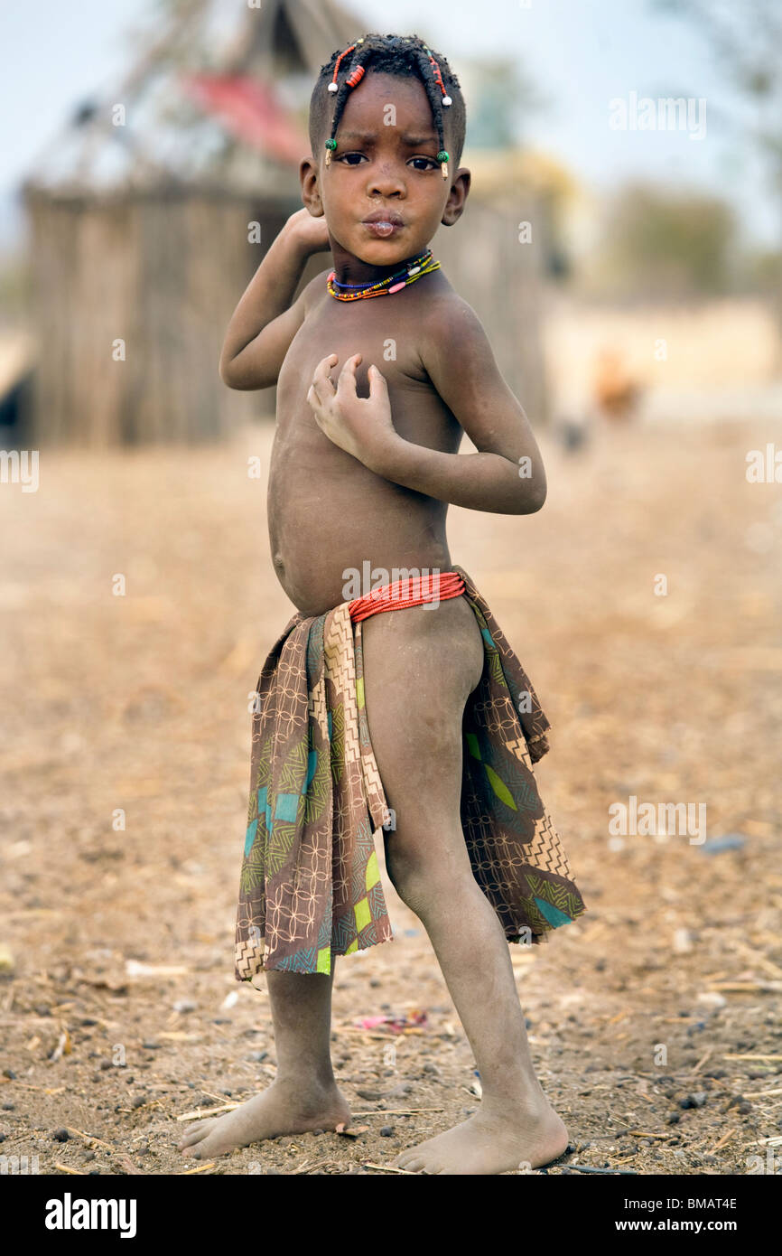 Kleiner Junge des Stammes Owambo, Norden Namibias Stockfoto
