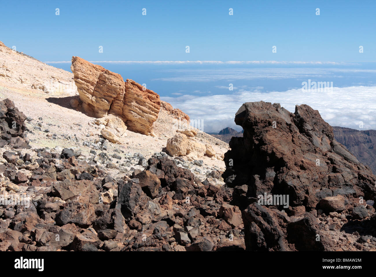 Kontrast in Gesteinsarten auf der Seite der Pico del Teide Teneriffa CanaryIslands Spanien Stockfoto