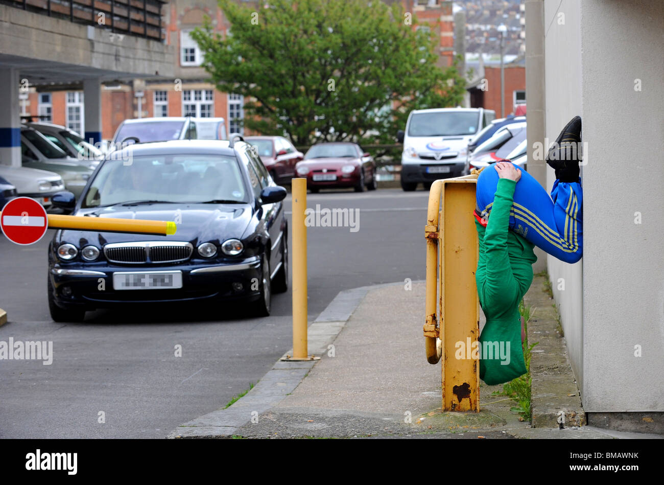 Der Körper in urbanen Räumen zeigen in Brighton, Brighton Festival 2010 Teil Stockfoto