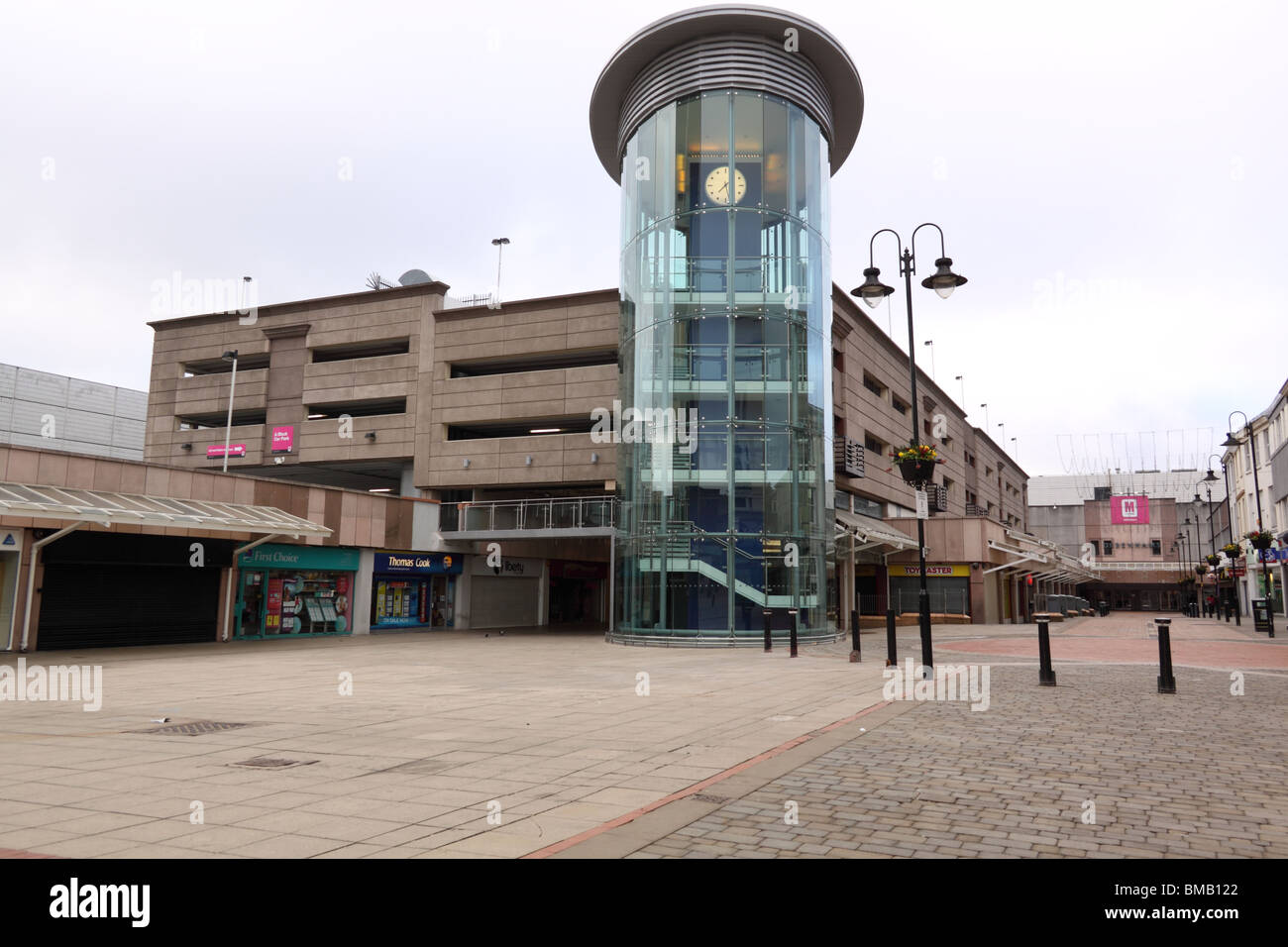 Leere Ortszentrum Einkaufspassage in Blackburn, Lancashire, England Stockfoto