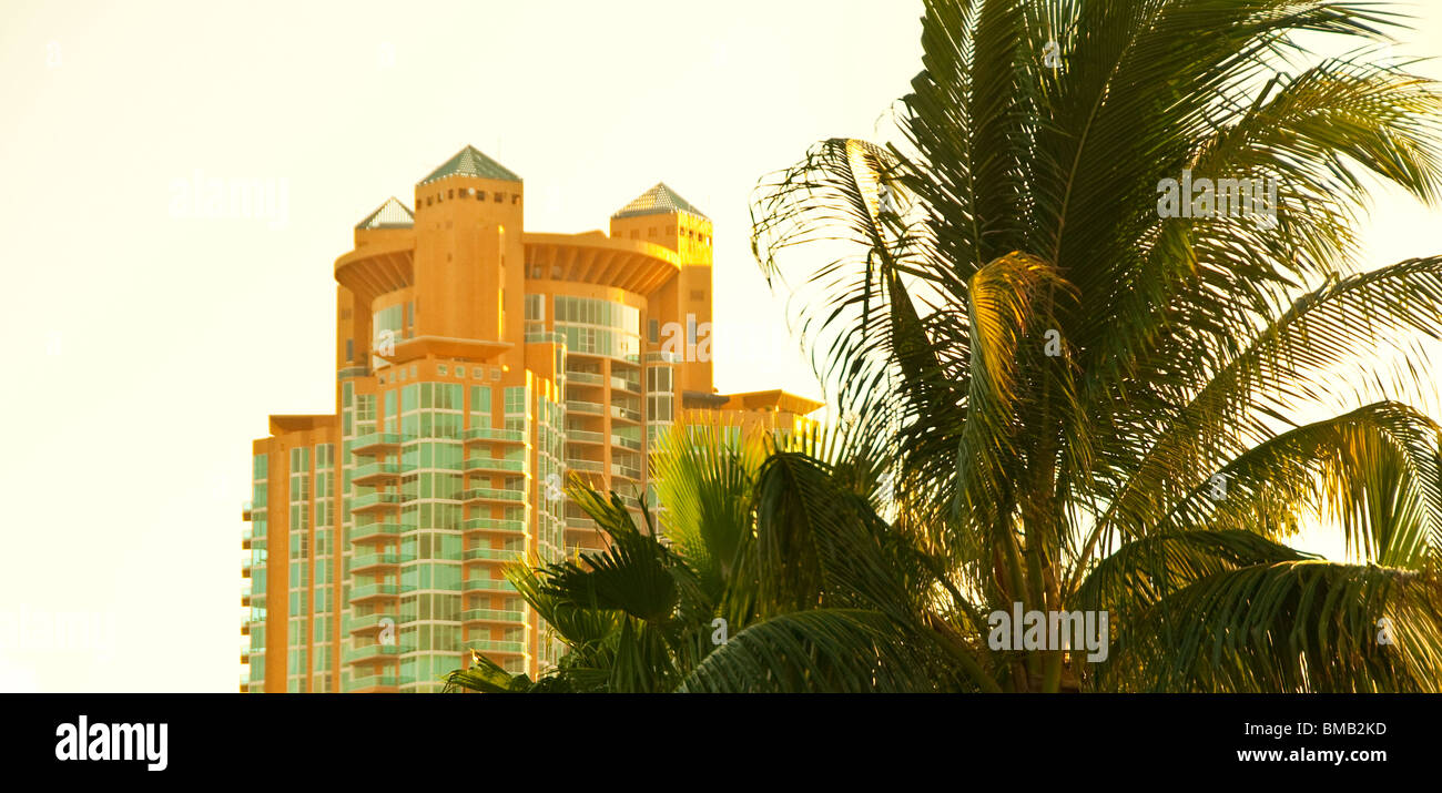 Luxus 44 Geschichte Portofino Turm Eigentumswohnungen in South Beach, Miami Beach, Florida, USA Stockfoto