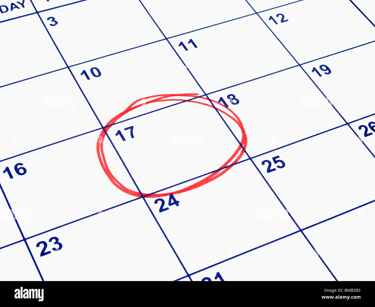 Ein Datum in einem Kalender eingekreist. Stockfoto
