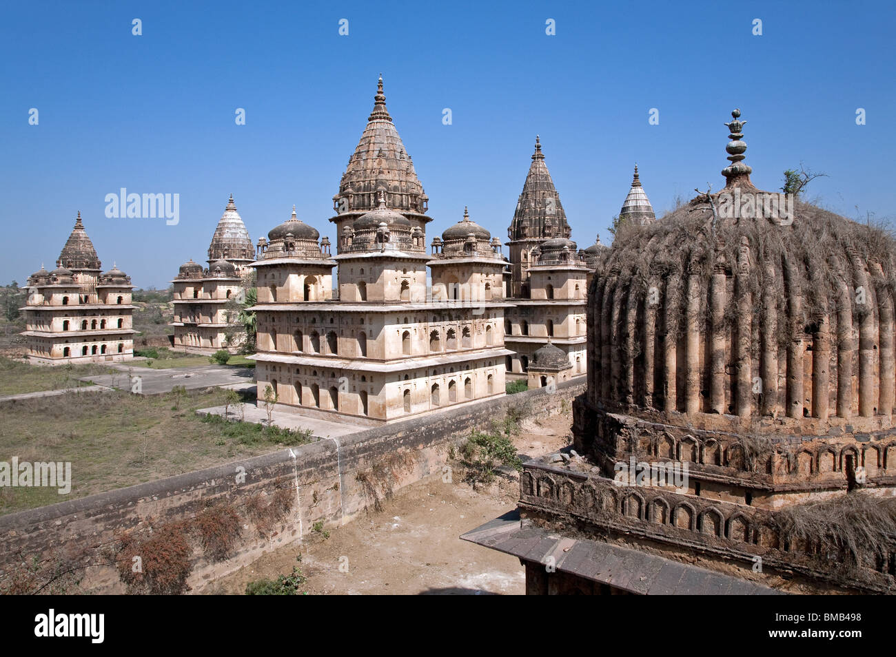 Kenotaphen bei orchha Fotos und Bildmaterial in hoher Auflösung Alamy