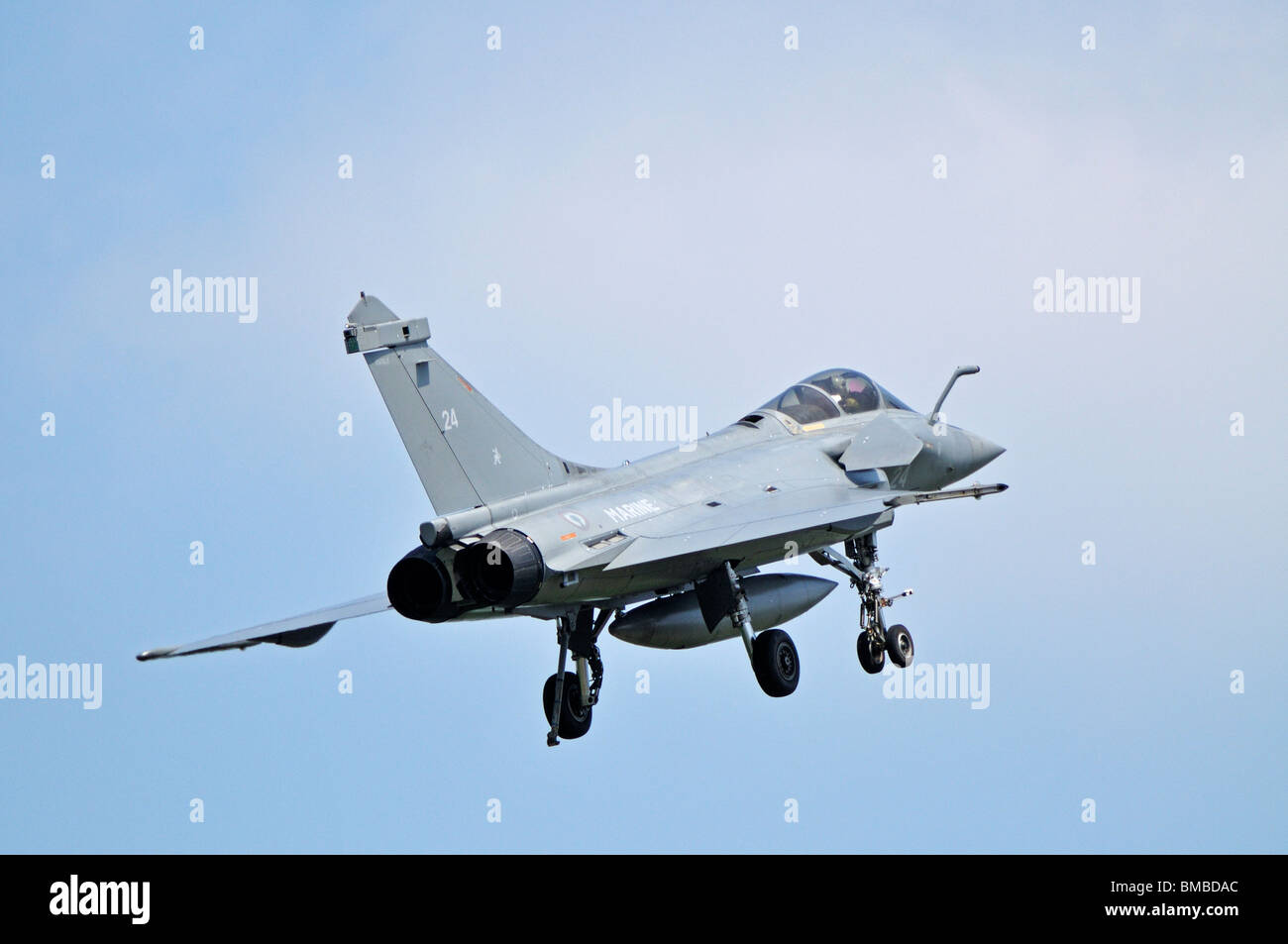 Rafale fliegen -Fotos und -Bildmaterial in hoher Auflösung – Alamy