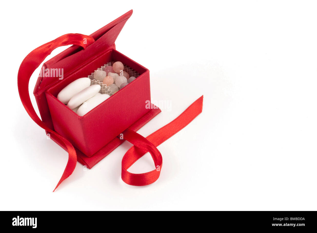 Geöffnete Hochzeit Bonbonniere süße Box über mit Hintergrund Stockfoto
