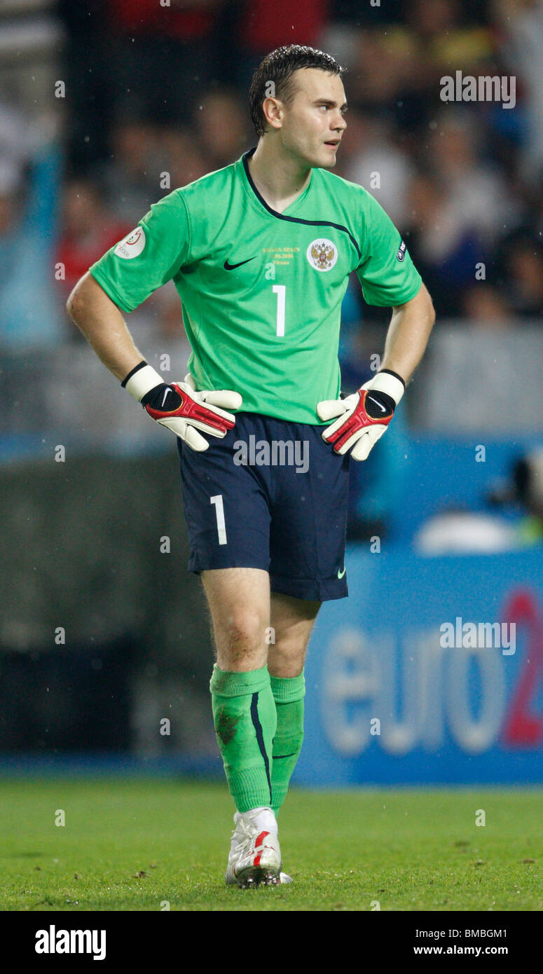 WIEN - 26. JUNI: Torhüter Igor Akinfeev aus Russland zeigt Enttäuschung, nachdem er Spanien während eines Halbfinalspiels der UEFA Euro 2008 am 26. Juni 2008 im Ernst Happel Stadion in Wien ein Tor zugestanden hat. Nur redaktionelle Verwendung. Kommerzielle Nutzung verboten. (Foto: Jonathan Paul Larsen / Diadem Images) Stockfoto