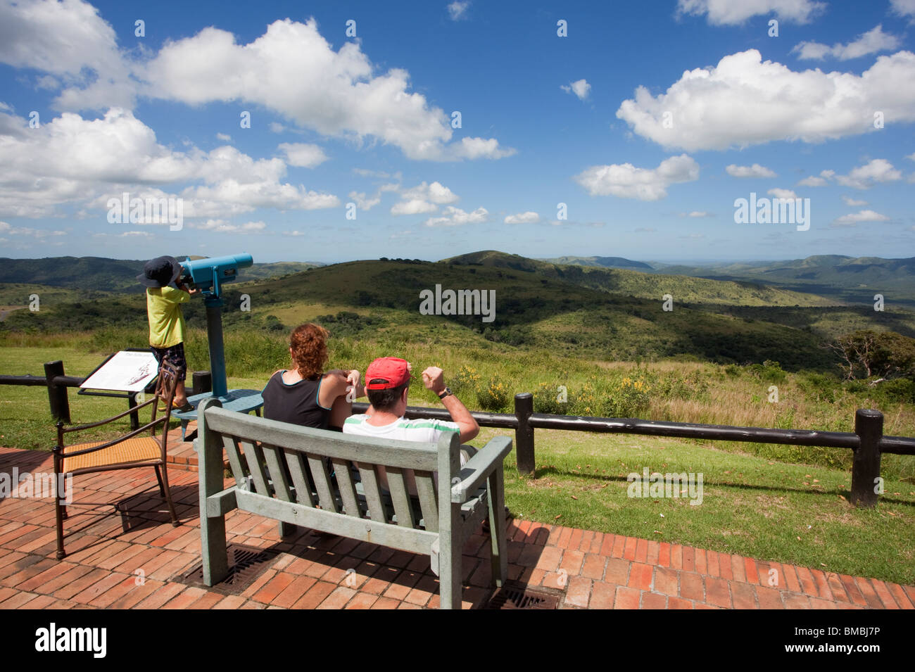 Blick auf Zululland Berge von Hill Top Restcamp, Hluhluwe, KwaZulu Natal, Südafrika Stockfoto