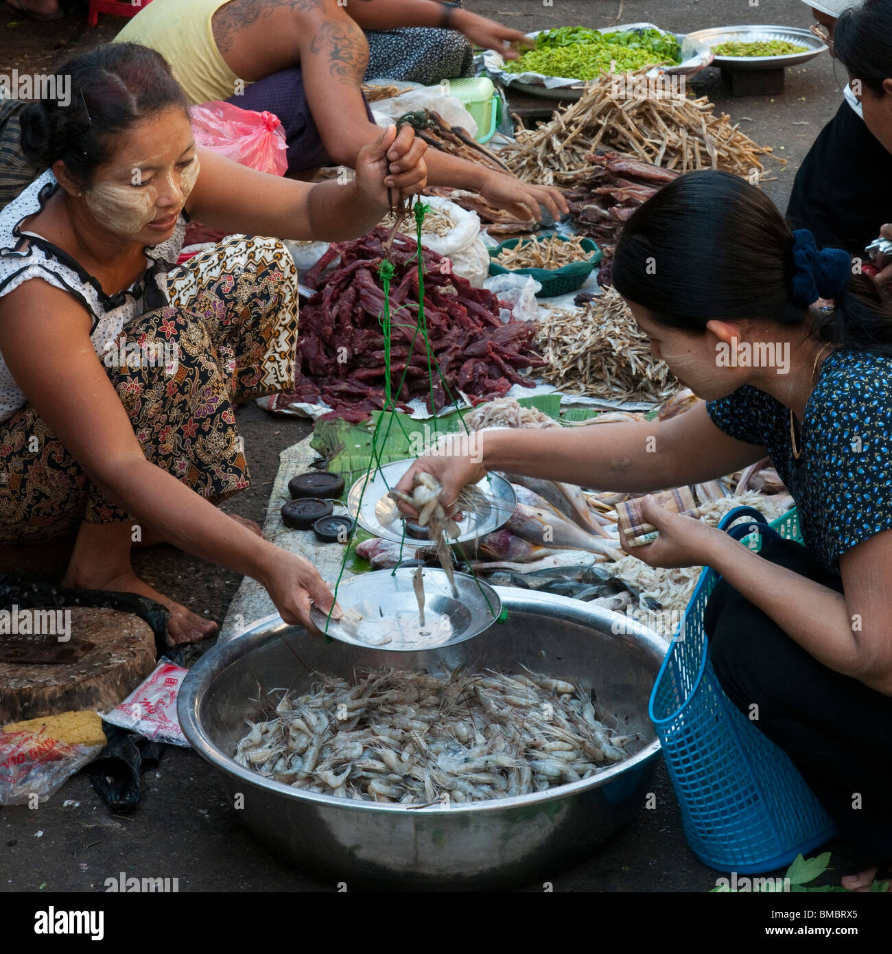 Myanmar. Burma. Yangon. Straßenmarkt Stockfoto
